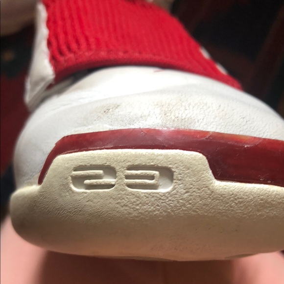 Jordan Athletic Shoes White and Red - Picture 15 of 15